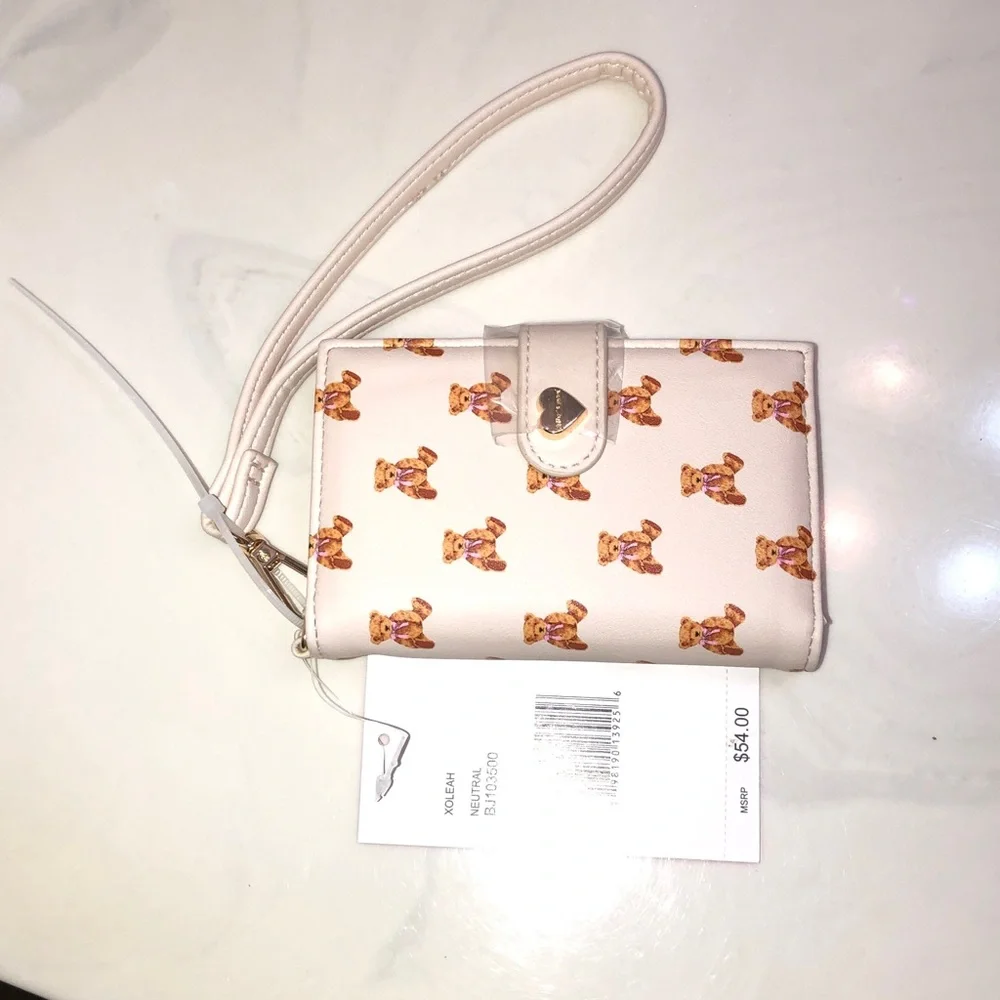 Betsey Johnson neutral cream